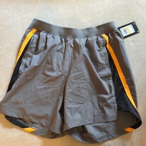 Men’s under armor, 5 inch short